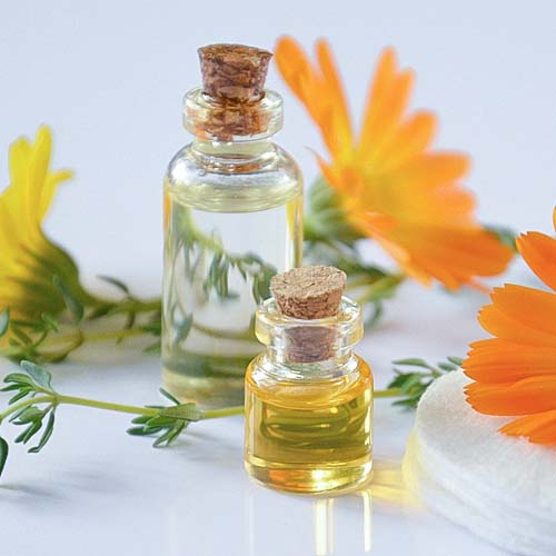 aromathérapie pot de crème composés aromatiques extraits de plantespharmacie de l'Europe